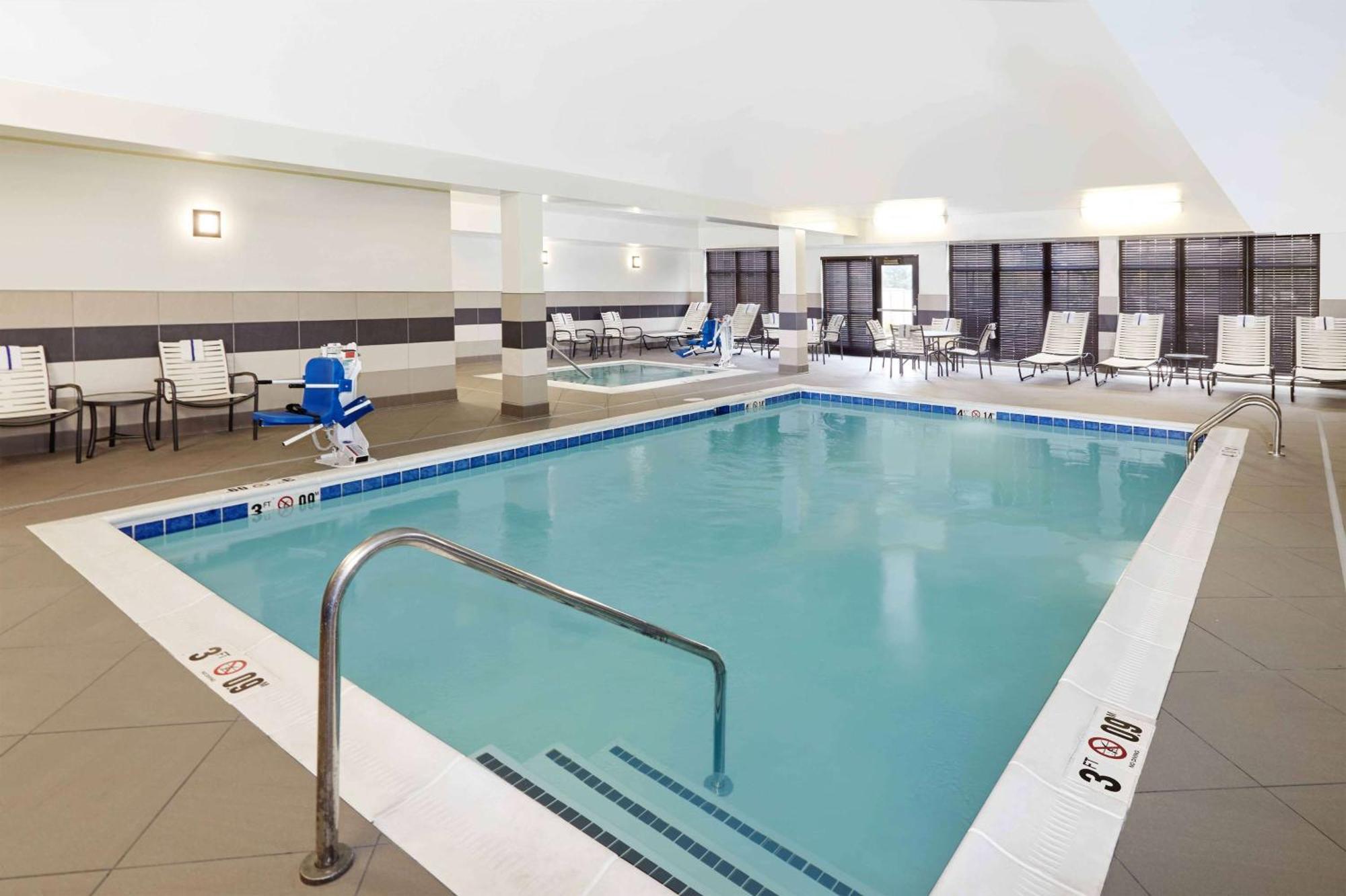 Homewood Suites By Hilton Munster Exterior foto